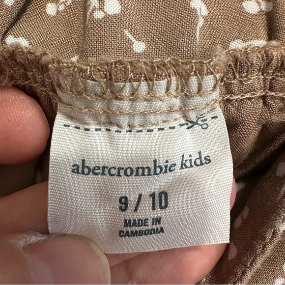 Abercrombie Kids skort, tiered, size 9/10, shorts under skirt, spring, summer - Picture 4 of 10